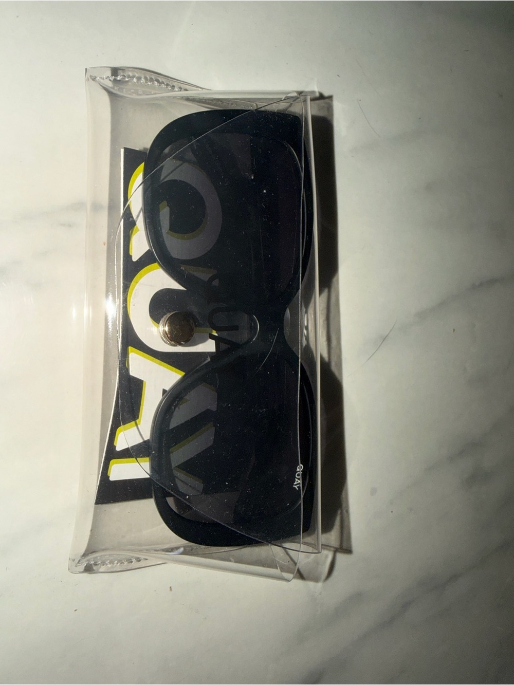 Quay- Sunglasses with Clear Case